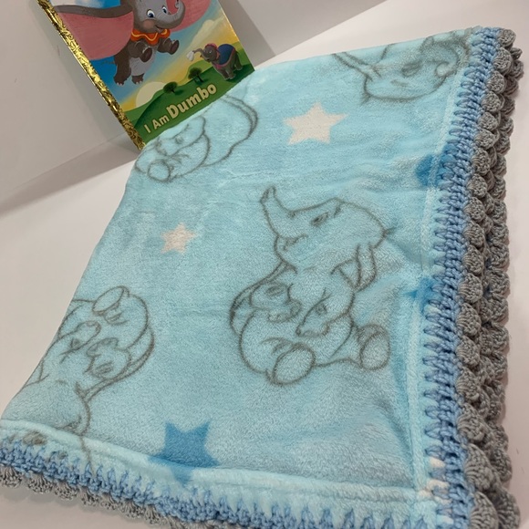 Disney Dumbo Crochet Baby Blanket Gift Set - Picture 9 of 14